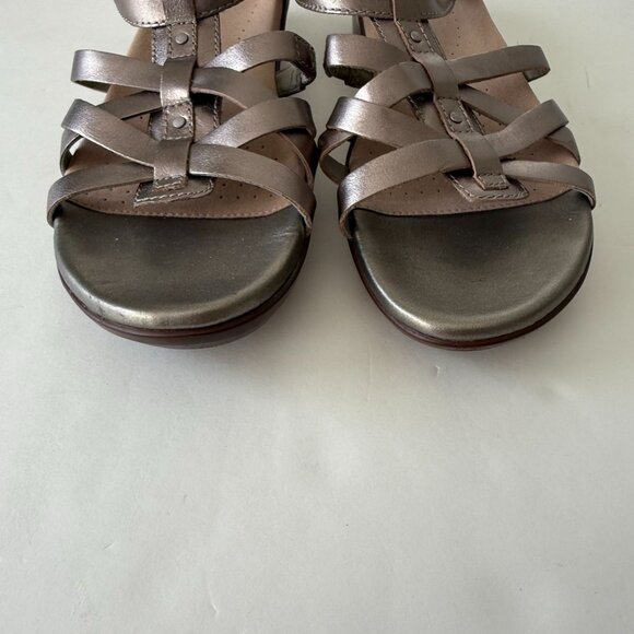 Collection Clarks Womens Loomis Katey Pewter Metallic Strappy Sandals 8.5 - Picture 2 of 6